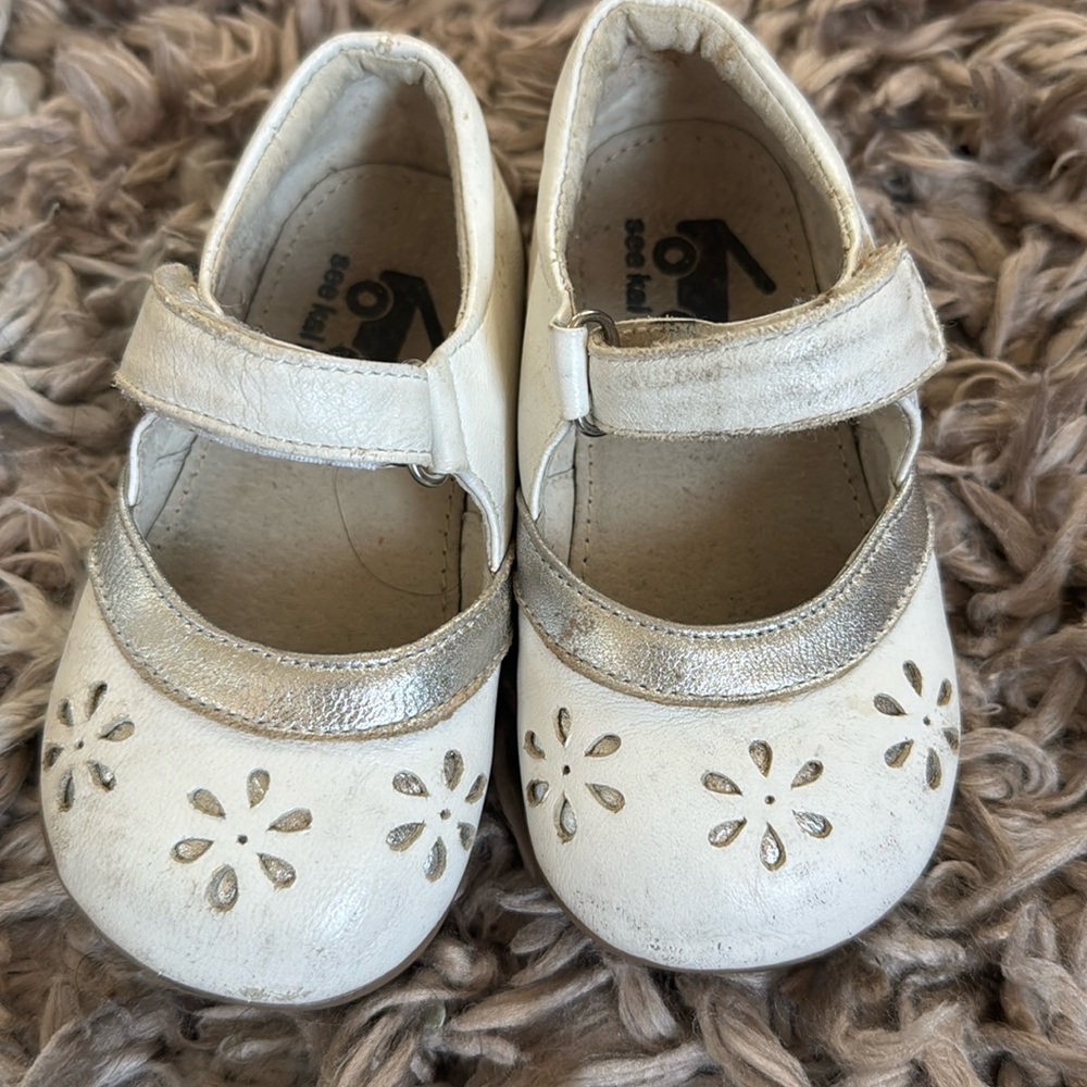 See Kai Run white girls sandals Mary Jane